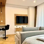 No 108 Lebada * بوخارست