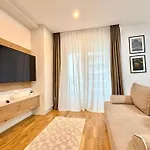 No 108 Lebada شقة بوخارست