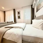 No 108 Lebada شقة بوخارست